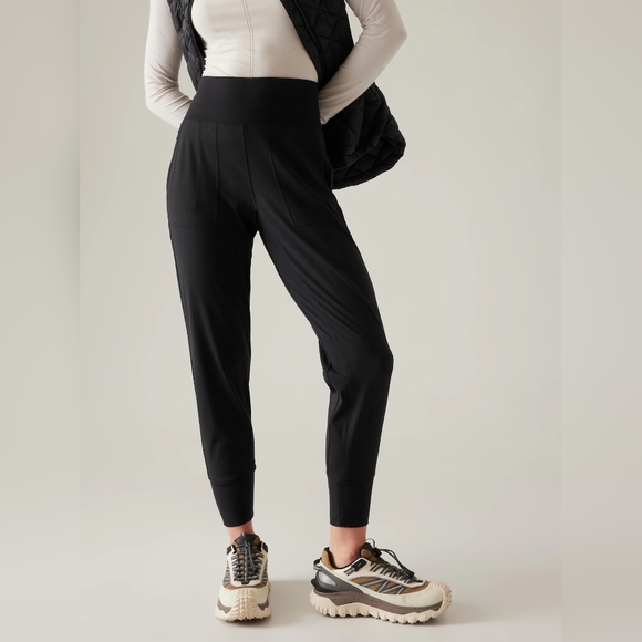 Athleta Pants - Athleta Venice Mid Rise Jogger Pants Back Zip Pockets Black Size Small Petite